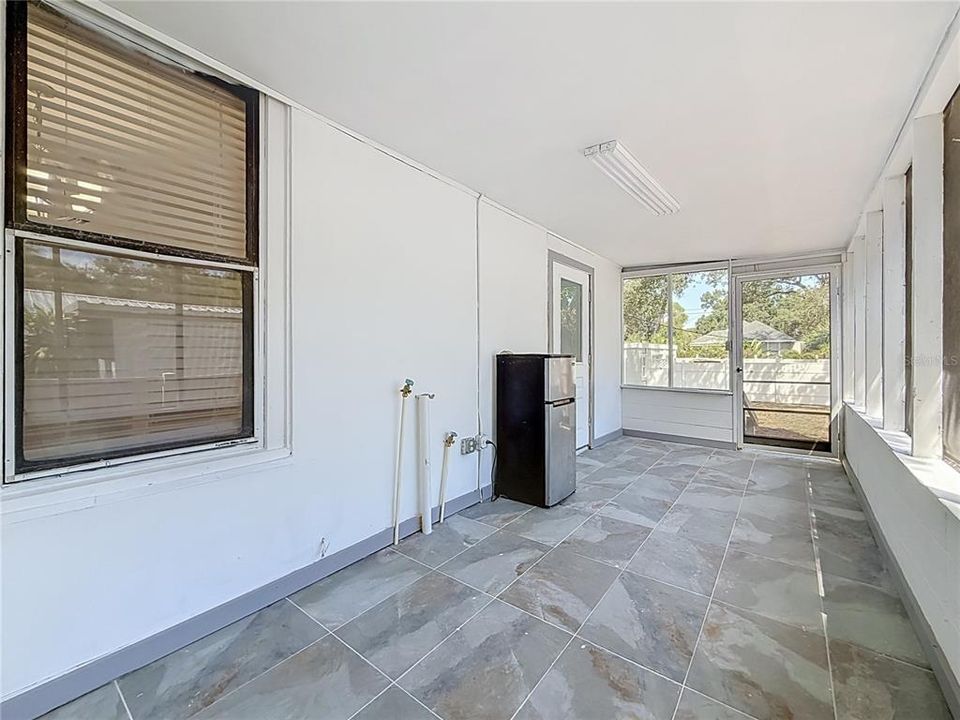 En Venta: $335,000 (3 camas, 2 baños, 1025 Pies cuadrados)