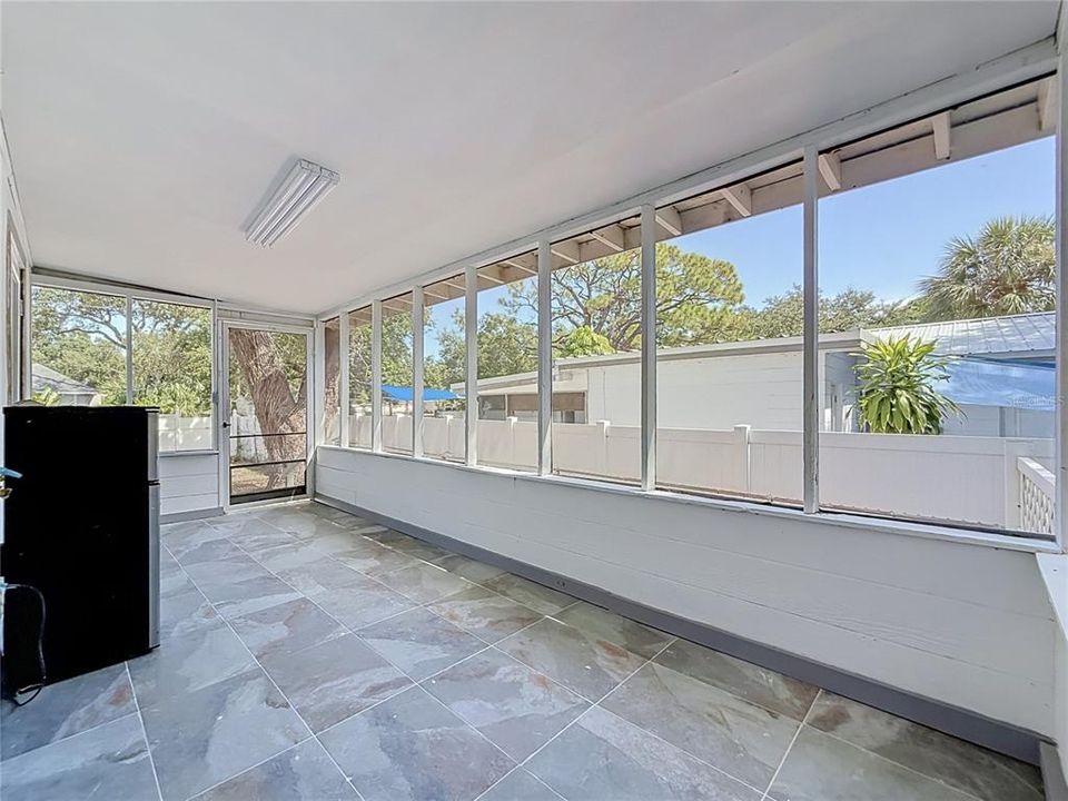 En Venta: $335,000 (3 camas, 2 baños, 1025 Pies cuadrados)