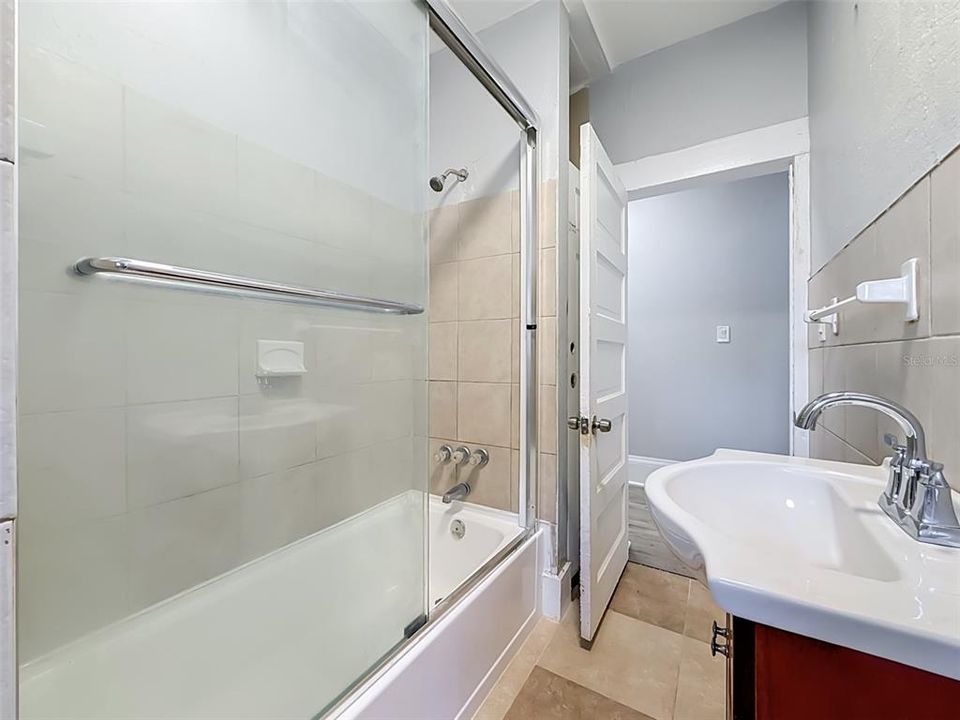 En Venta: $335,000 (3 camas, 2 baños, 1025 Pies cuadrados)
