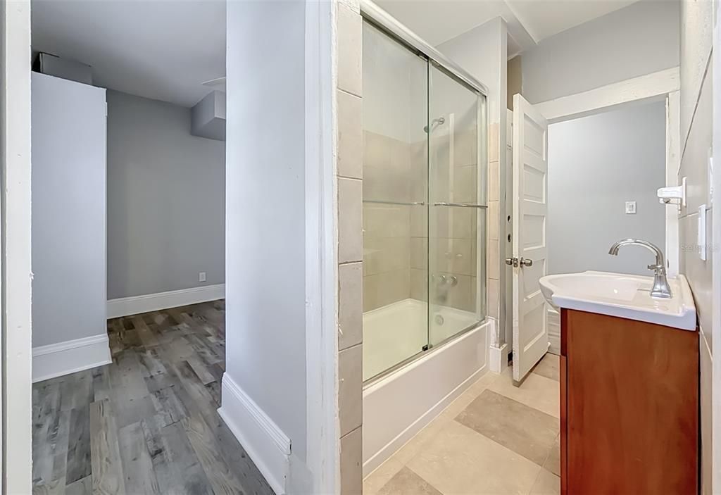En Venta: $335,000 (3 camas, 2 baños, 1025 Pies cuadrados)