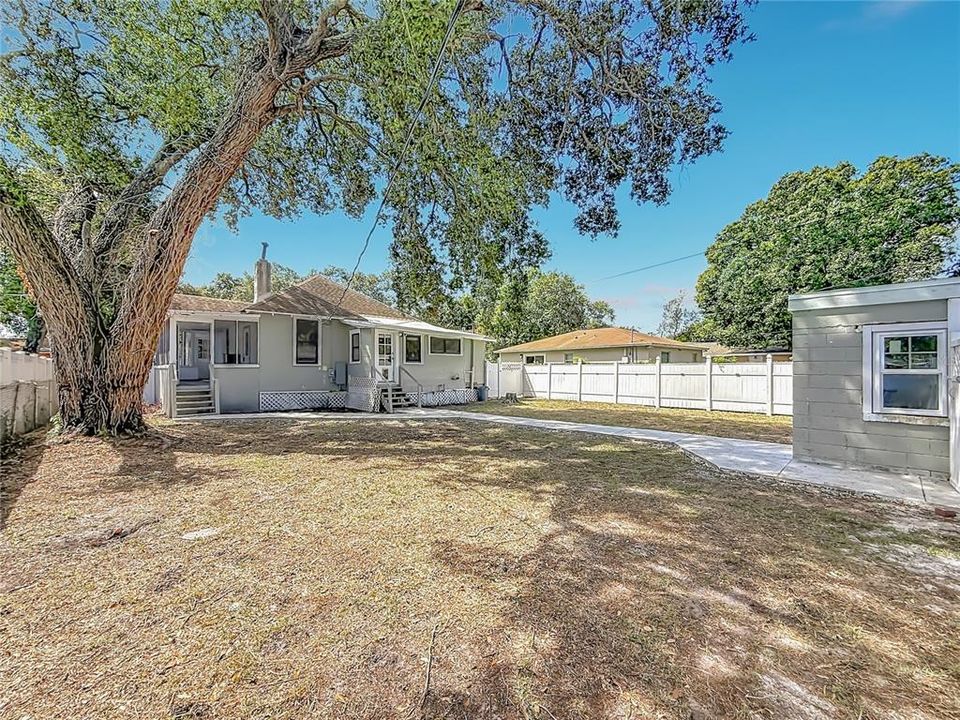 En Venta: $335,000 (3 camas, 2 baños, 1025 Pies cuadrados)