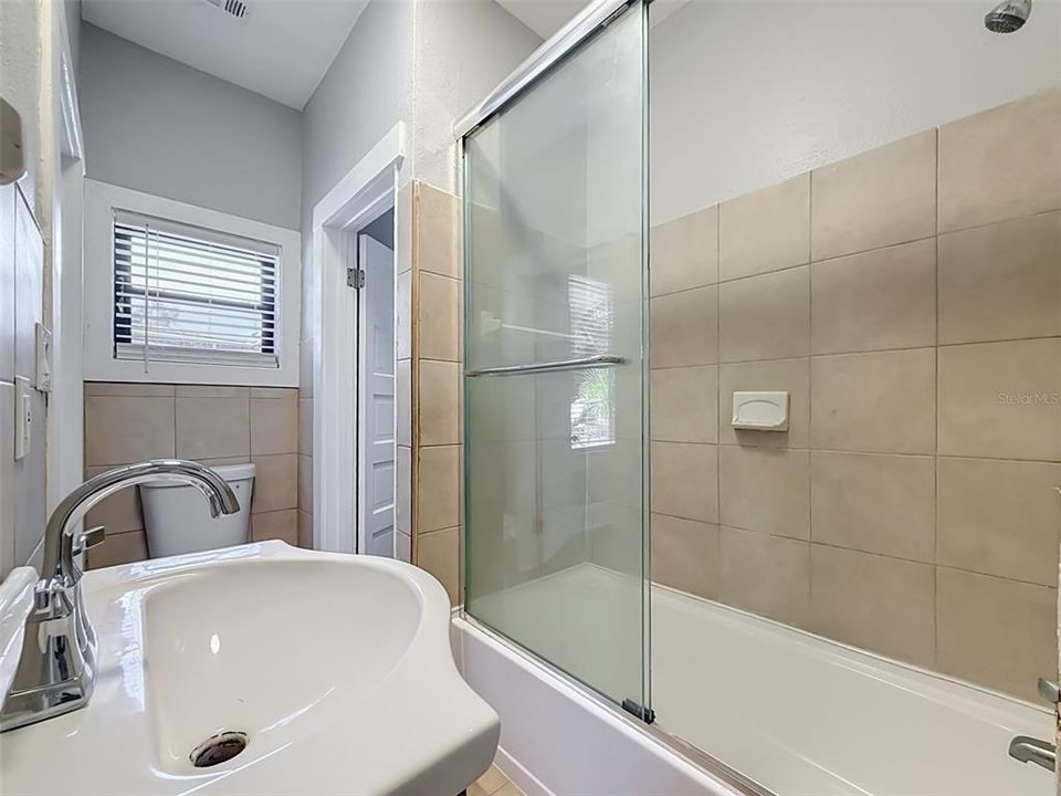 En Venta: $335,000 (3 camas, 2 baños, 1025 Pies cuadrados)