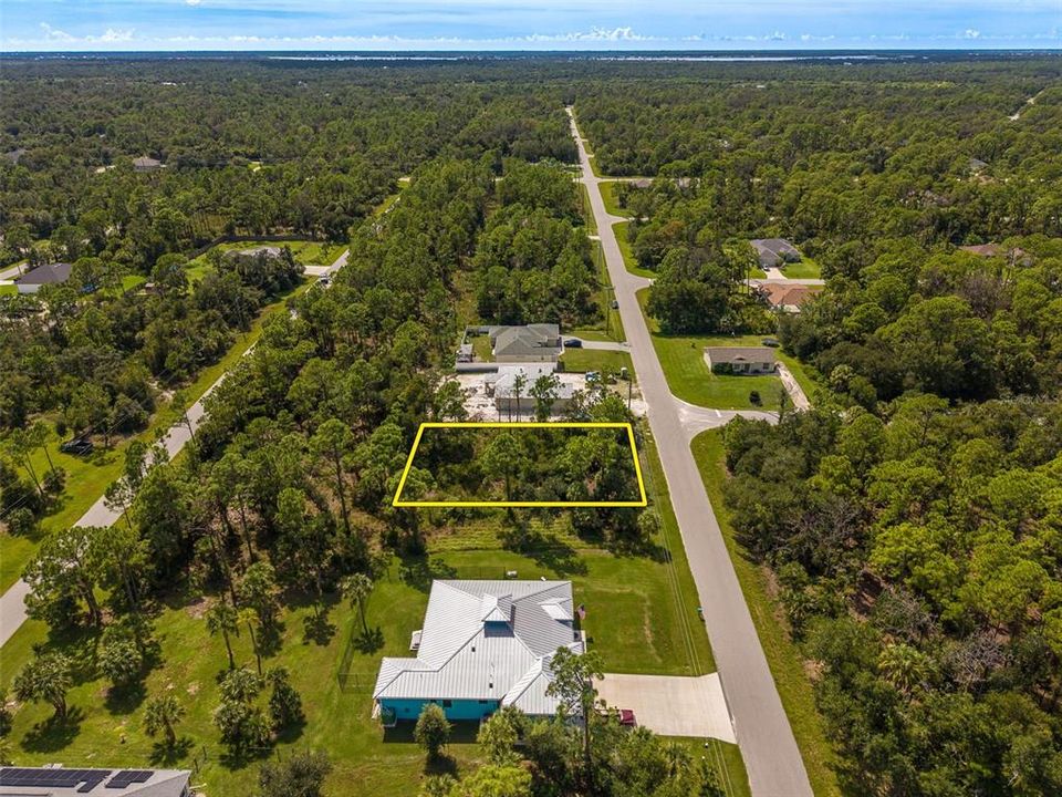 待售: $14,000 (0.23 acres)