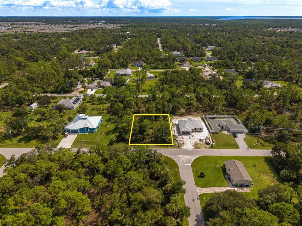待售: $14,000 (0.23 acres)
