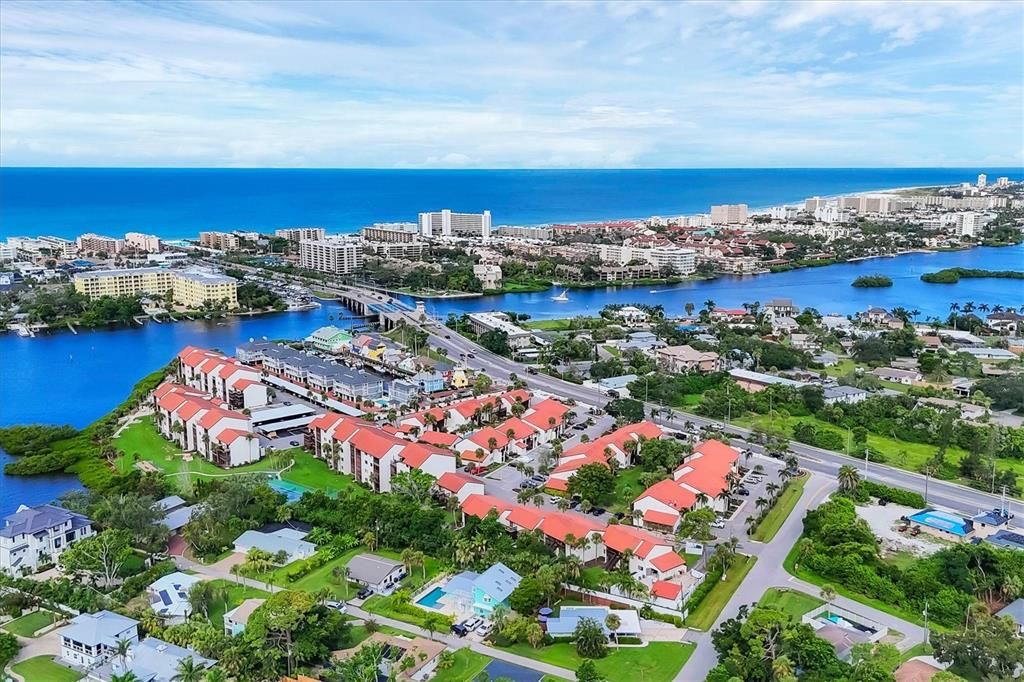 En Venta: $319,000 (2 camas, 2 baños, 1016 Pies cuadrados)