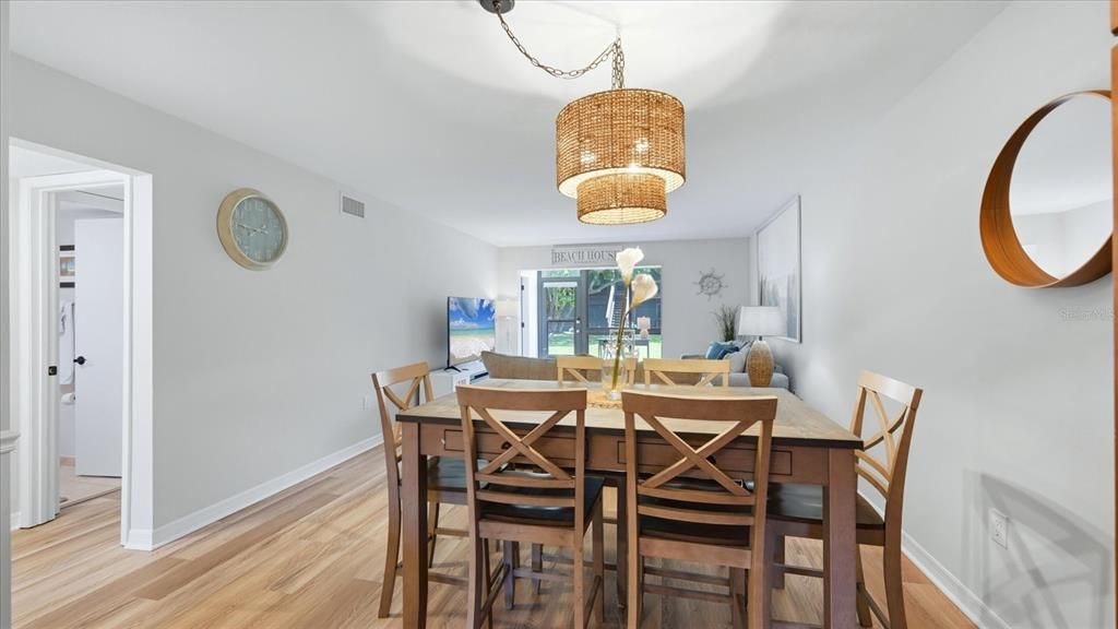 En Venta: $319,000 (2 camas, 2 baños, 1016 Pies cuadrados)