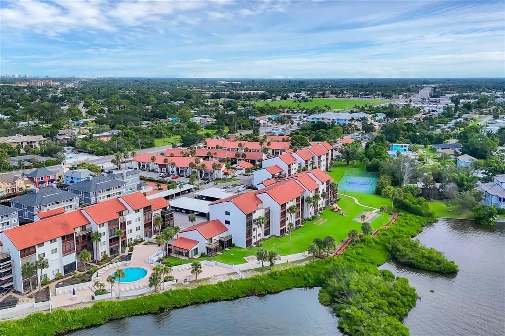 En Venta: $319,000 (2 camas, 2 baños, 1016 Pies cuadrados)