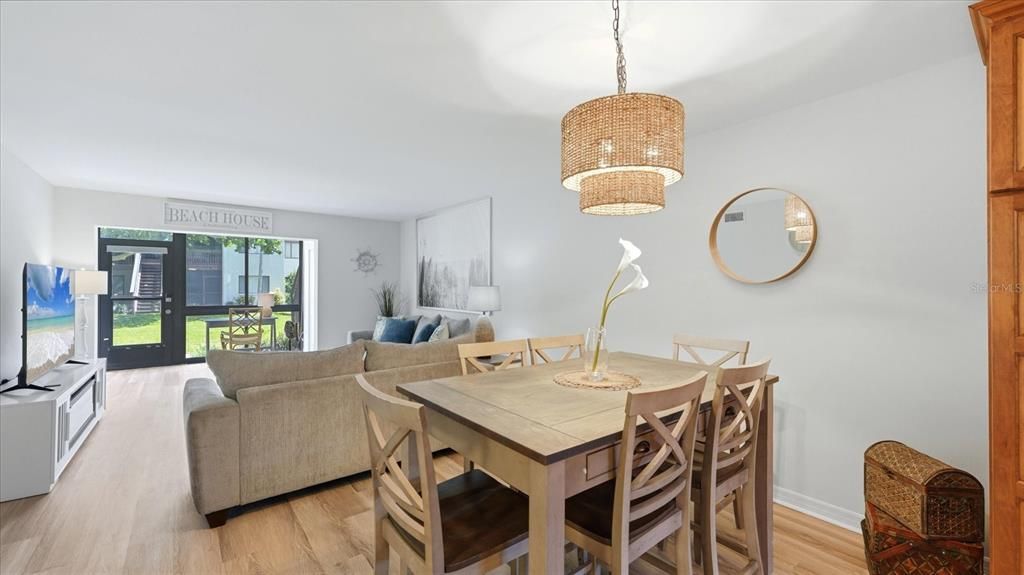 En Venta: $319,000 (2 camas, 2 baños, 1016 Pies cuadrados)
