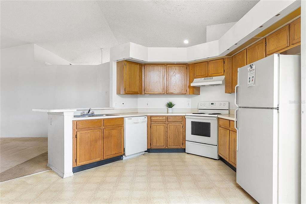 На продажу: $349,000 (3 спален, 2 ванн, 1719 Квадратных фут)
