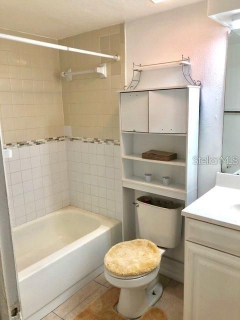 待售: $147,000 (2 贝兹, 2 浴室, 879 平方英尺)