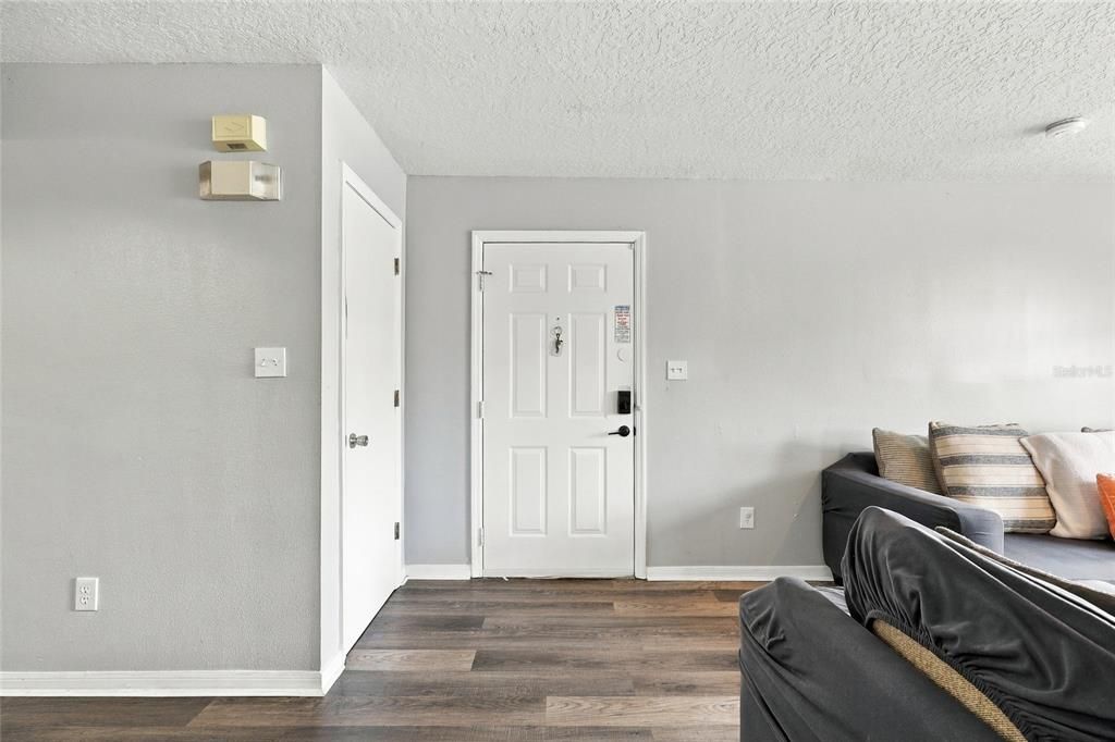 На продажу: $209,900 (3 спален, 2 ванн, 1357 Квадратных фут)