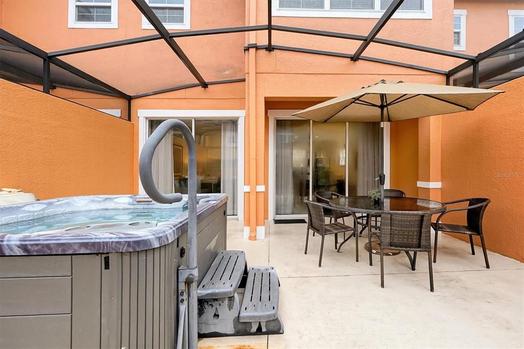 На продажу: $259,999 (2 спален, 2 ванн, 1350 Квадратных фут)