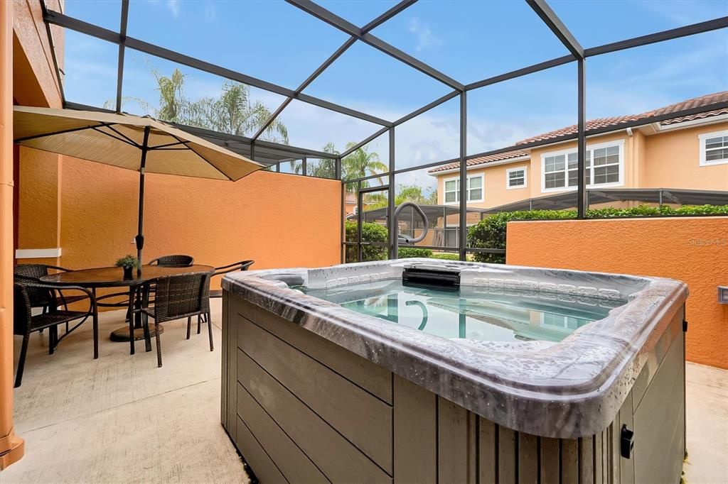 На продажу: $259,999 (2 спален, 2 ванн, 1350 Квадратных фут)