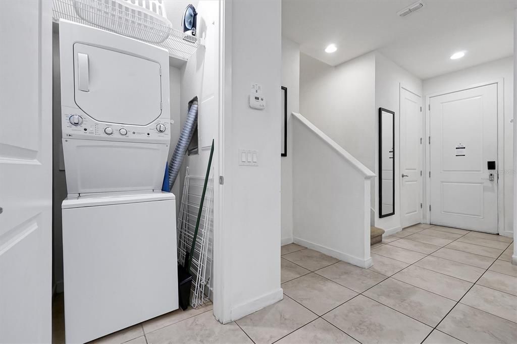 На продажу: $259,999 (2 спален, 2 ванн, 1350 Квадратных фут)