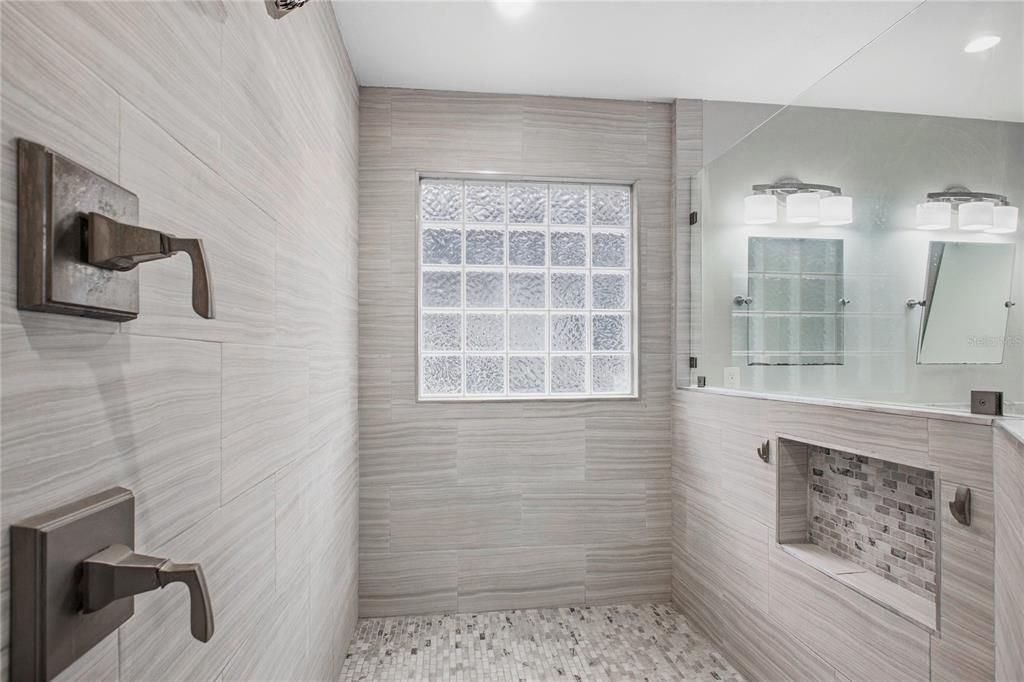 В аренду: $2,600 (3 спален, 2 ванн, 1777 Квадратных фут)
