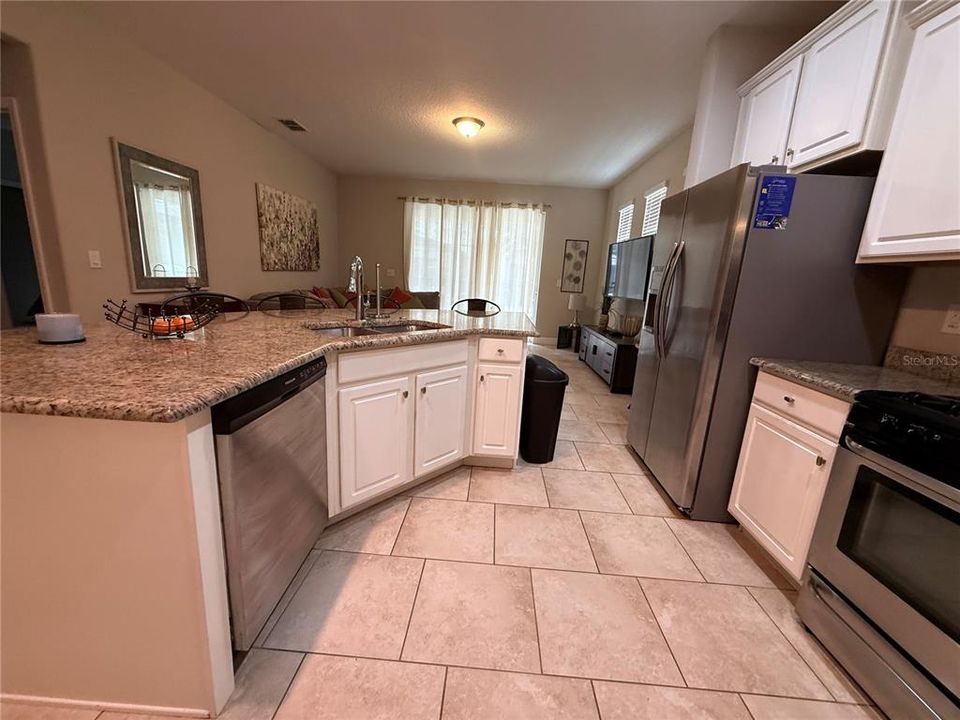В аренду: $3,600 (5 спален, 4 ванн, 2836 Квадратных фут)