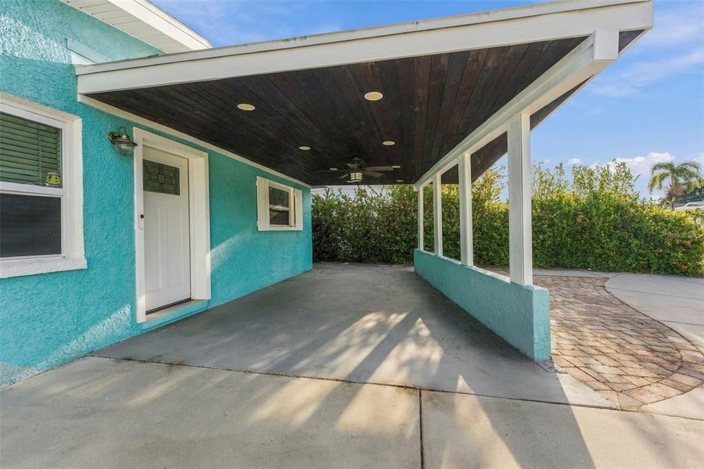 For Rent: $2,500 (2 beds, 1 baths, 864 Square Feet)