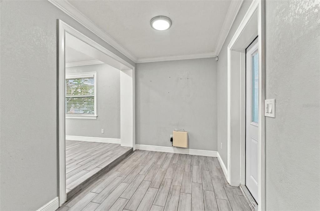 For Rent: $2,500 (2 beds, 1 baths, 864 Square Feet)