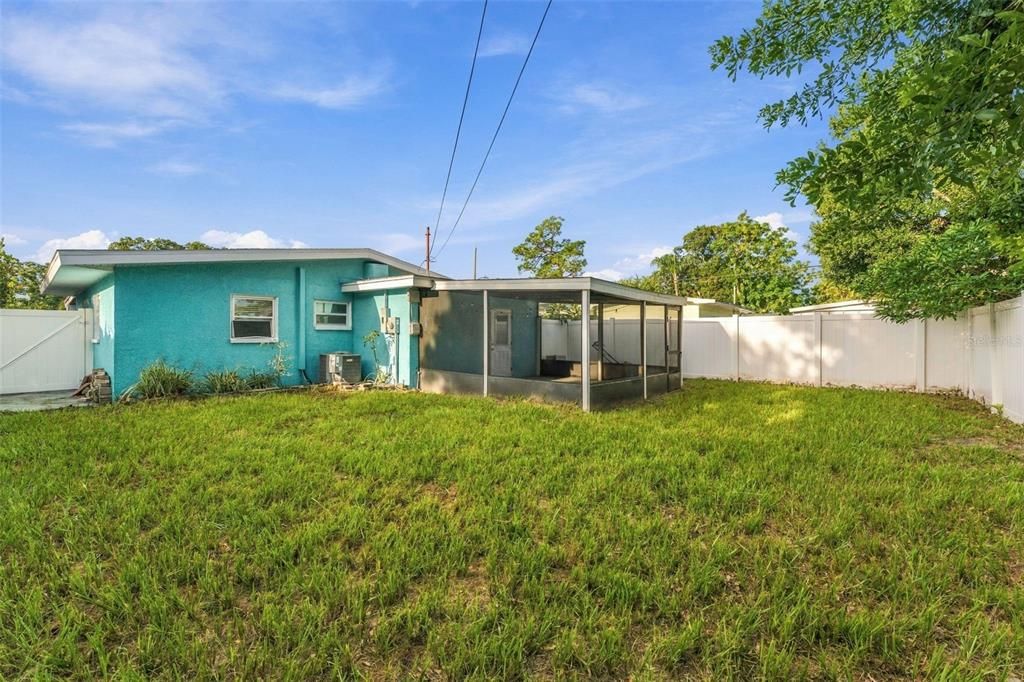For Rent: $2,500 (2 beds, 1 baths, 864 Square Feet)