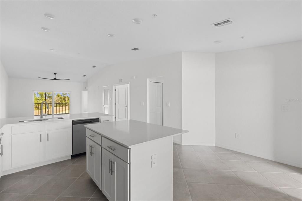 For Rent: $2,200 (2 beds, 2 baths, 1568 Square Feet)