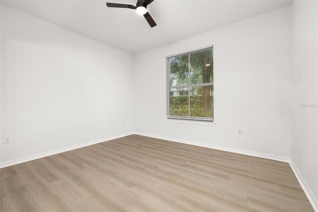 For Sale: $195,000 (2 beds, 2 baths, 1077 Square Feet)