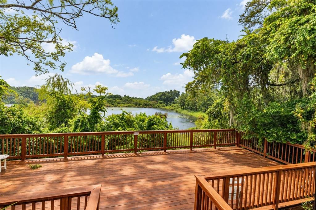 For Sale: $195,000 (2 beds, 2 baths, 1077 Square Feet)