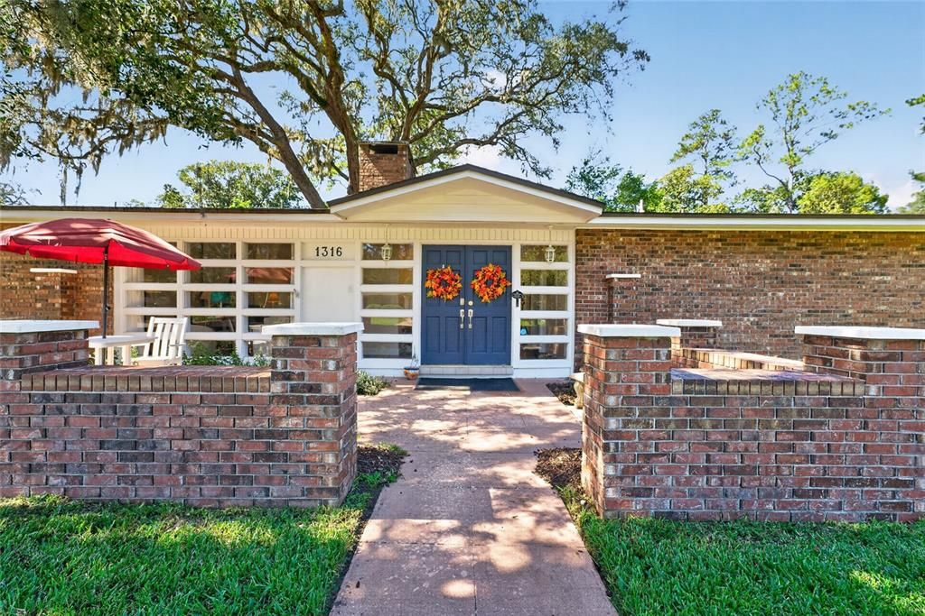 For Sale: $475,000 (4 beds, 2 baths, 2083 Square Feet)