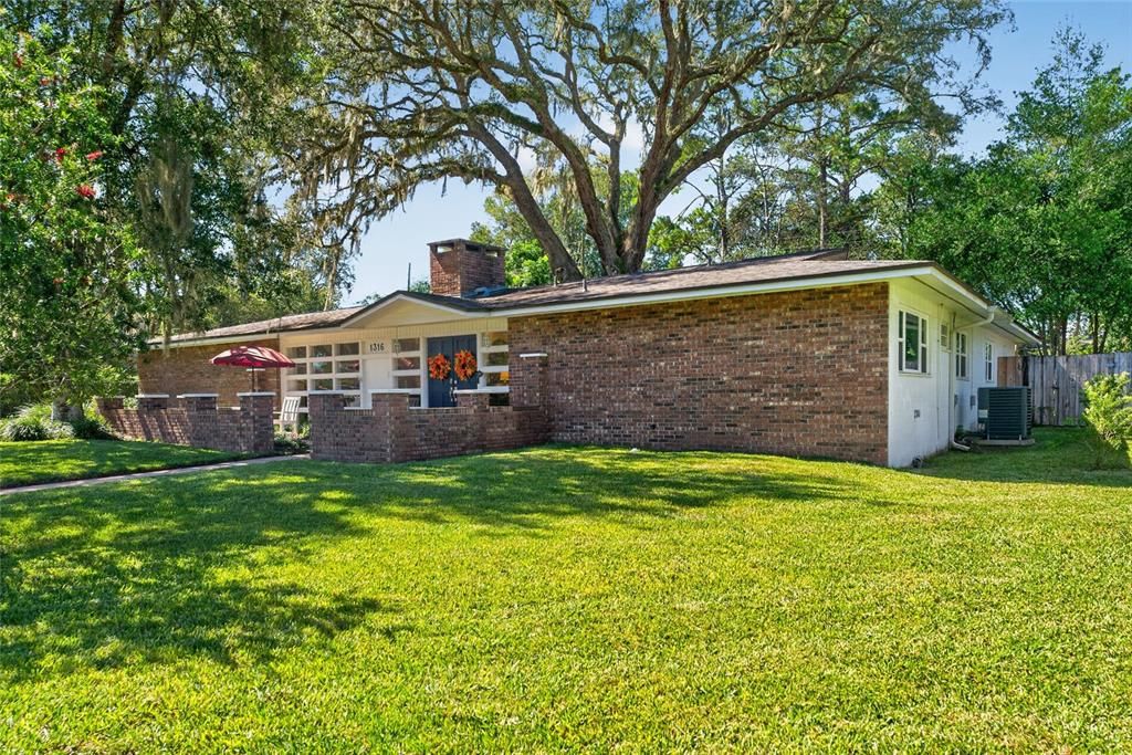 For Sale: $475,000 (4 beds, 2 baths, 2083 Square Feet)