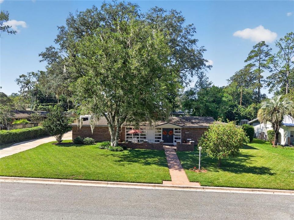 For Sale: $475,000 (4 beds, 2 baths, 2083 Square Feet)