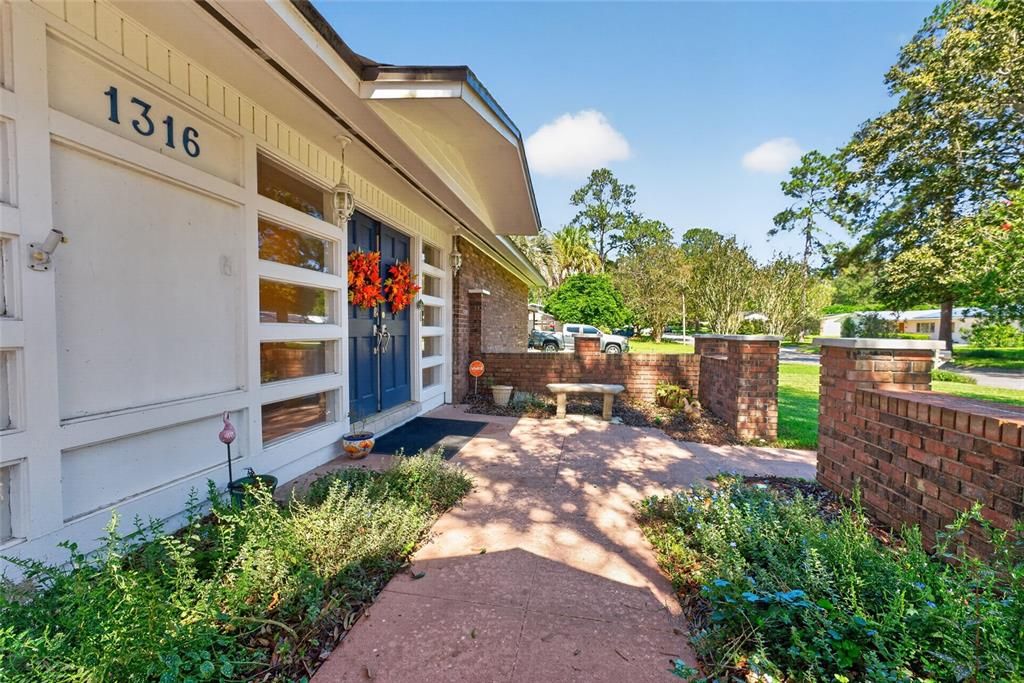 For Sale: $475,000 (4 beds, 2 baths, 2083 Square Feet)