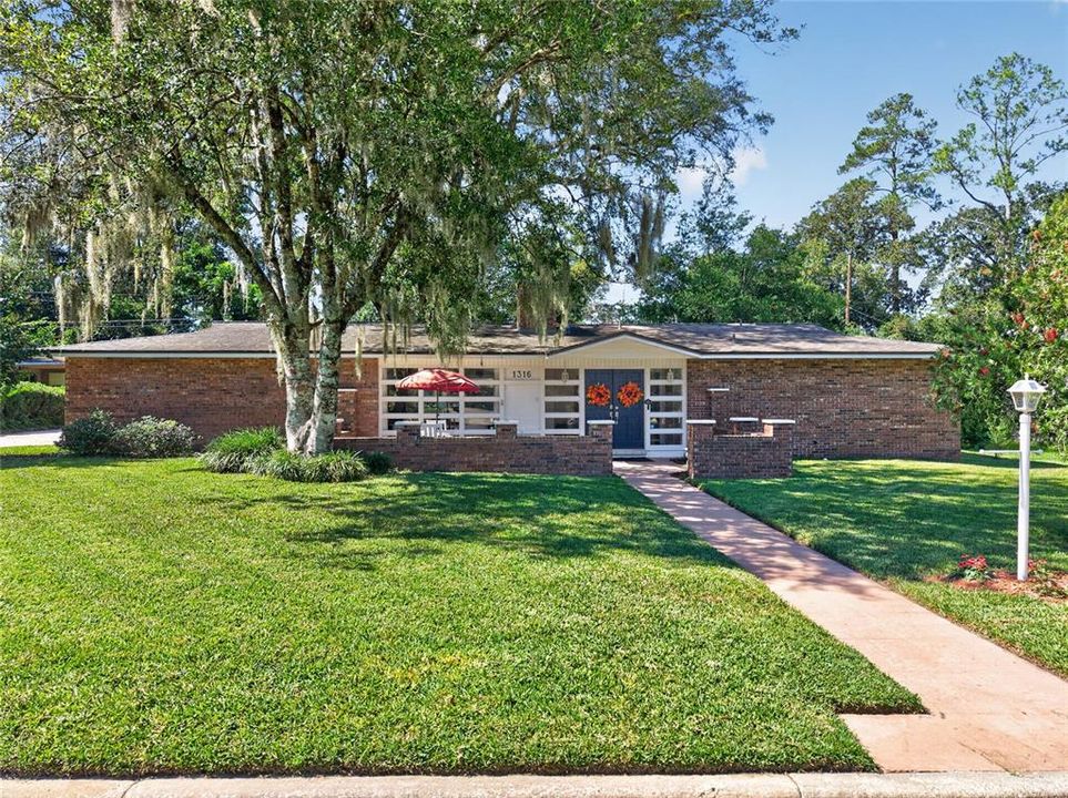 For Sale: $475,000 (4 beds, 2 baths, 2083 Square Feet)