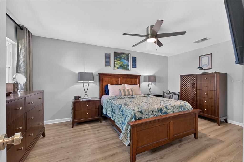 For Sale: $475,000 (4 beds, 2 baths, 2083 Square Feet)