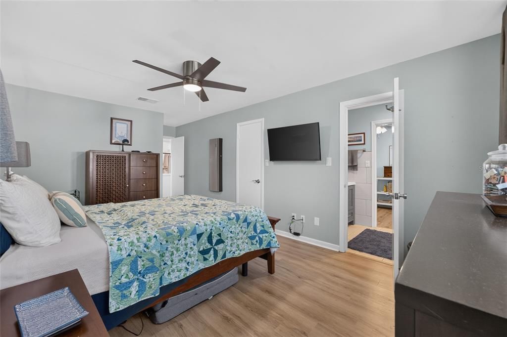 For Sale: $475,000 (4 beds, 2 baths, 2083 Square Feet)