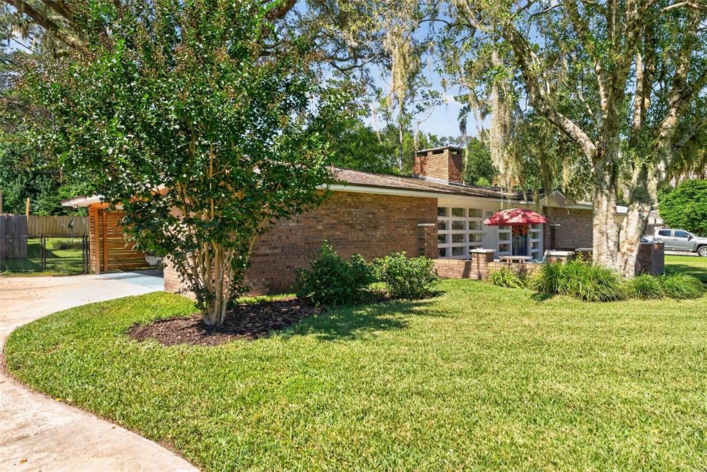 For Sale: $475,000 (4 beds, 2 baths, 2083 Square Feet)