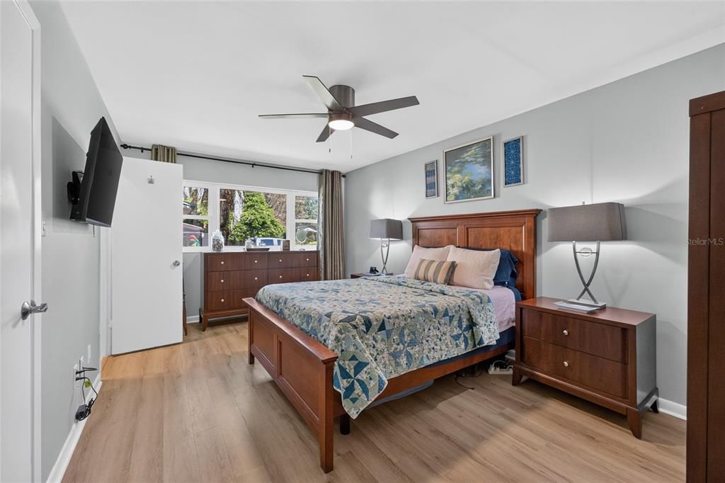 For Sale: $475,000 (4 beds, 2 baths, 2083 Square Feet)