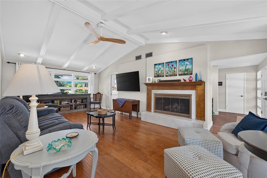 For Sale: $475,000 (4 beds, 2 baths, 2083 Square Feet)