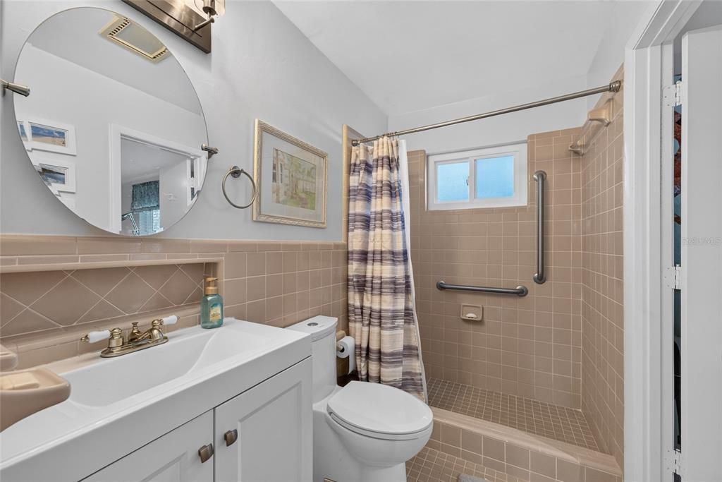 For Sale: $475,000 (4 beds, 2 baths, 2083 Square Feet)