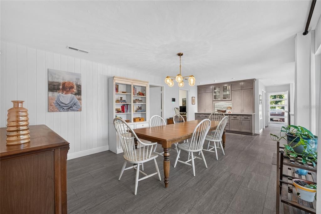 For Sale: $475,000 (4 beds, 2 baths, 2083 Square Feet)