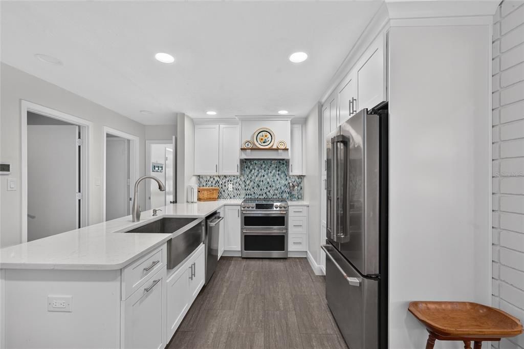 For Sale: $475,000 (4 beds, 2 baths, 2083 Square Feet)
