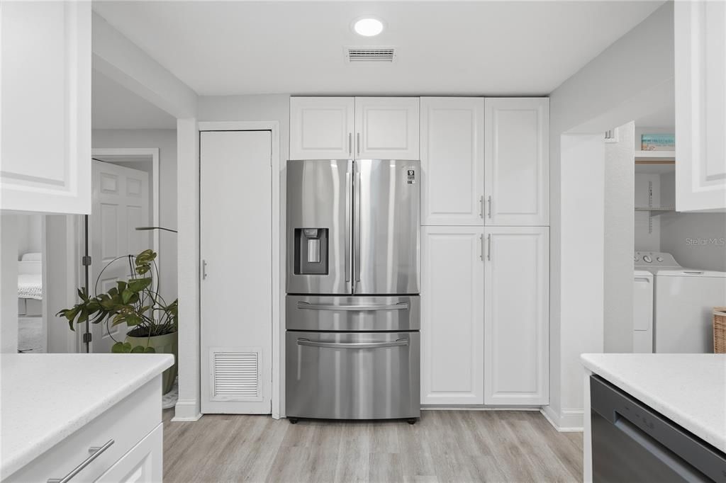 На продажу: $499,900 (4 спален, 2 ванн, 1360 Квадратных фут)