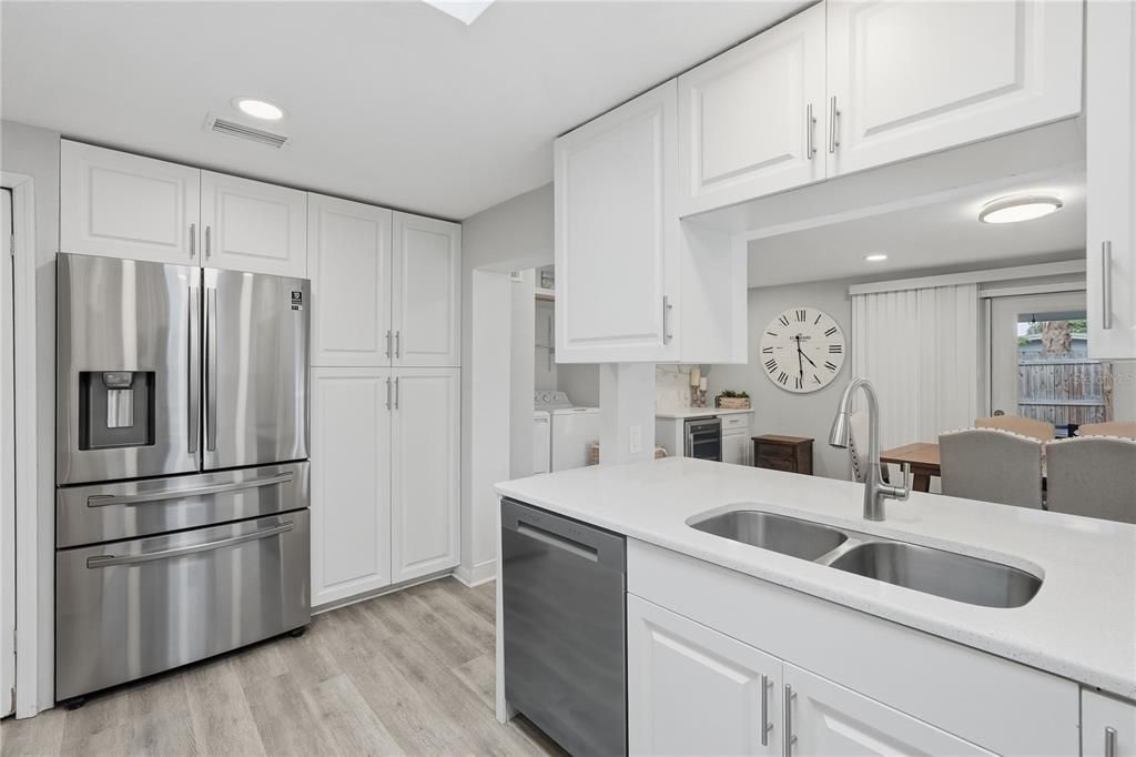 На продажу: $499,900 (4 спален, 2 ванн, 1360 Квадратных фут)