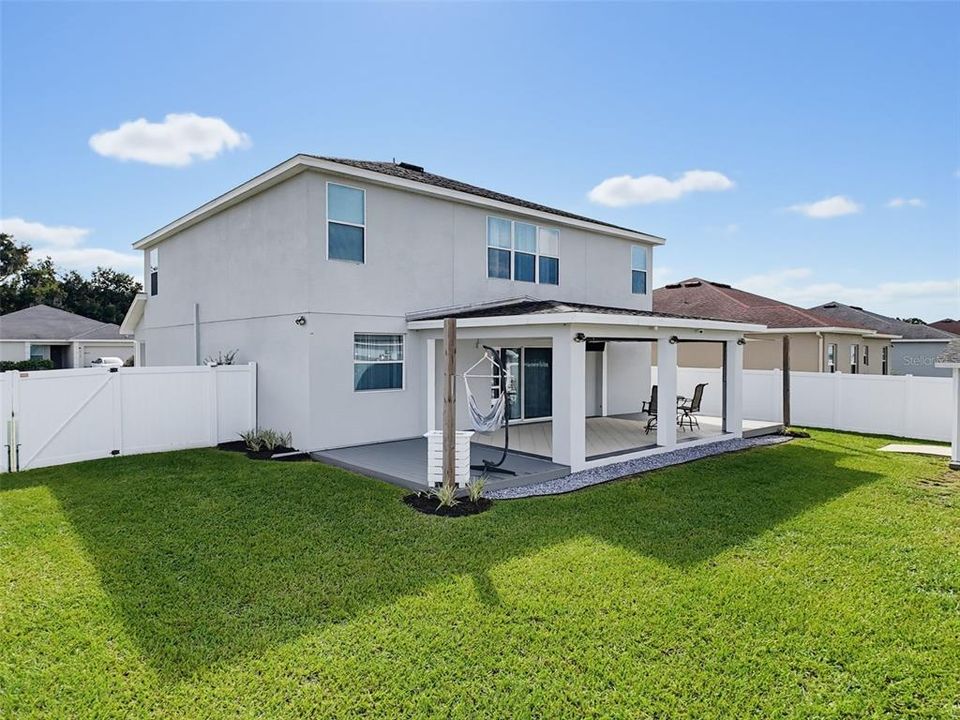For Sale: $450,000 (5 beds, 3 baths, 3200 Square Feet)