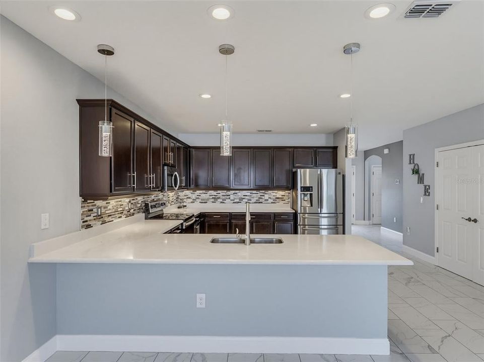 For Sale: $450,000 (5 beds, 3 baths, 3200 Square Feet)