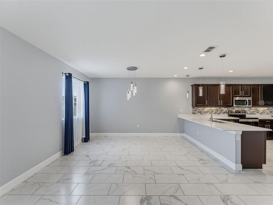 For Sale: $450,000 (5 beds, 3 baths, 3200 Square Feet)