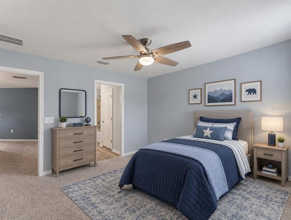 For Sale: $450,000 (5 beds, 3 baths, 3200 Square Feet)