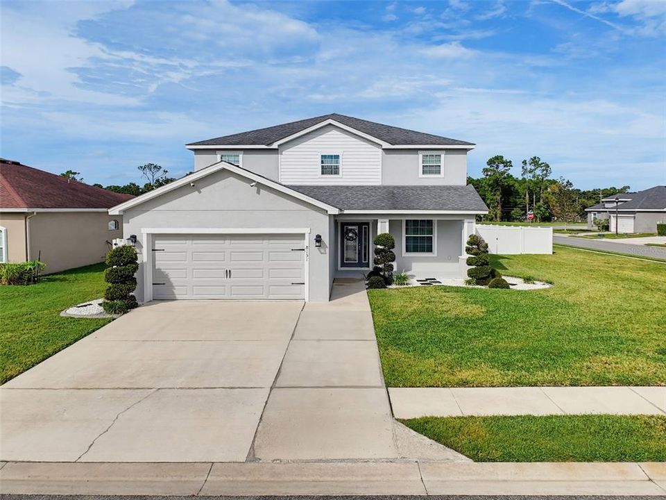 For Sale: $450,000 (5 beds, 3 baths, 3200 Square Feet)