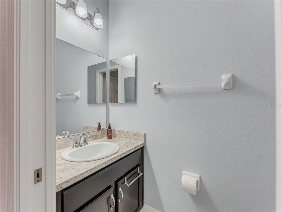 For Sale: $450,000 (5 beds, 3 baths, 3200 Square Feet)
