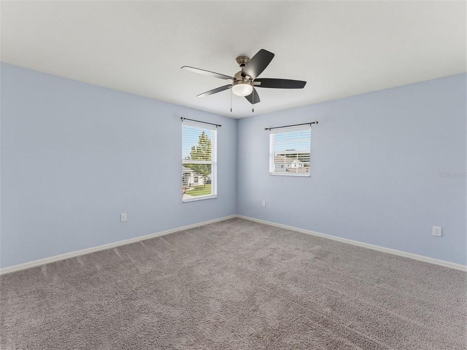 For Sale: $450,000 (5 beds, 3 baths, 3200 Square Feet)