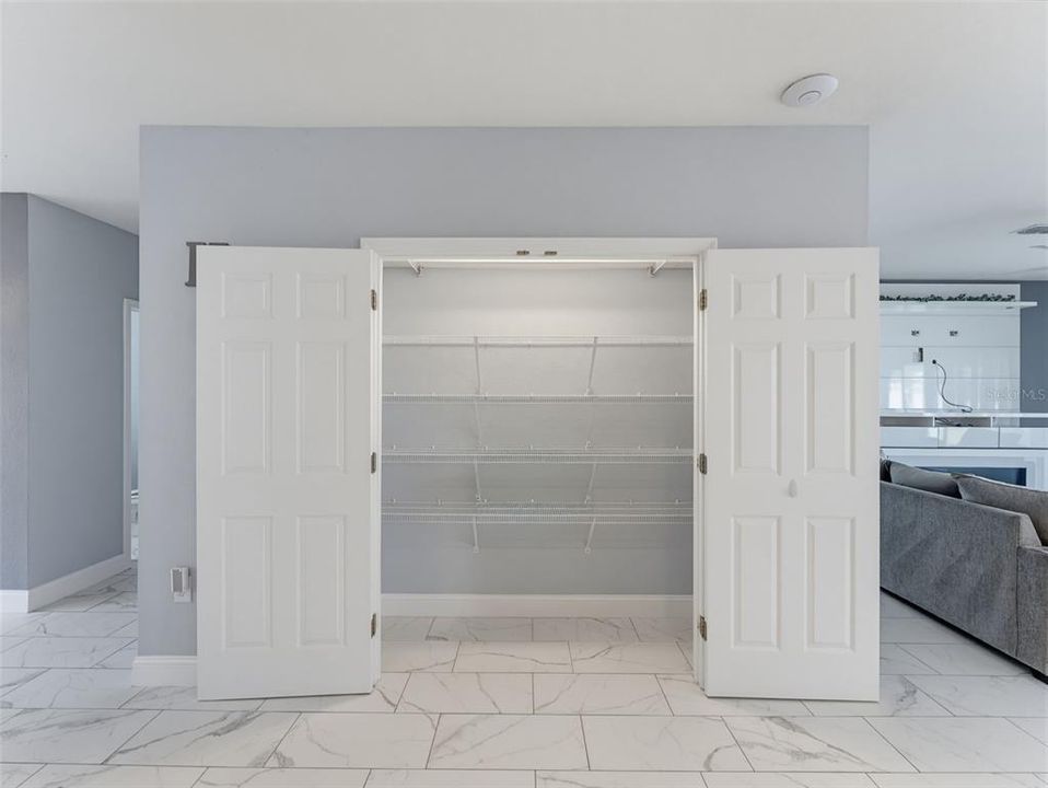 For Sale: $450,000 (5 beds, 3 baths, 3200 Square Feet)