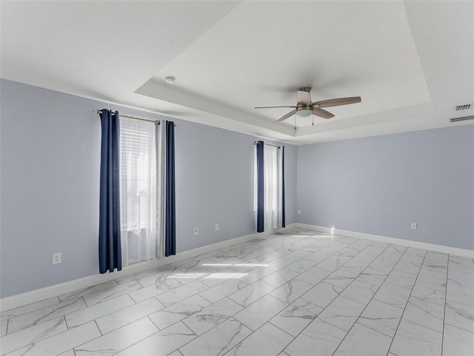 For Sale: $450,000 (5 beds, 3 baths, 3200 Square Feet)